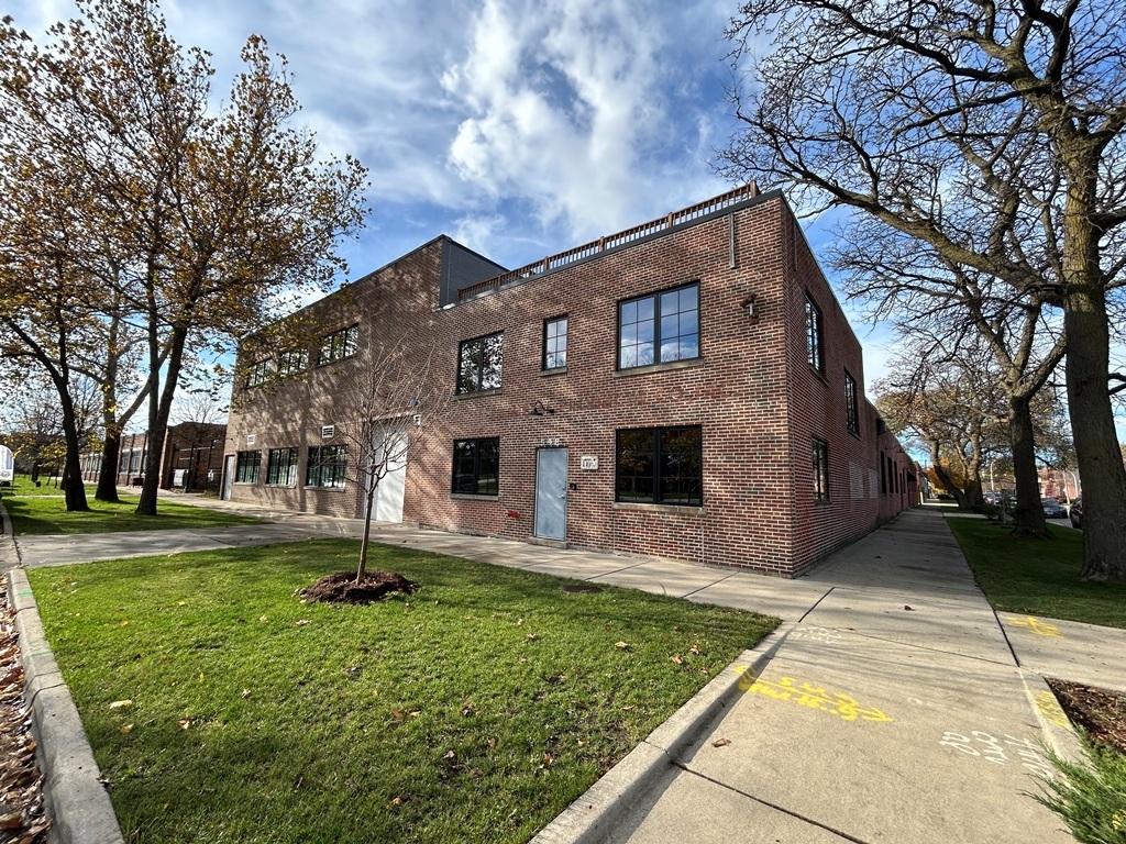 548 Sacramento Boulevard  Chicago IL 60612