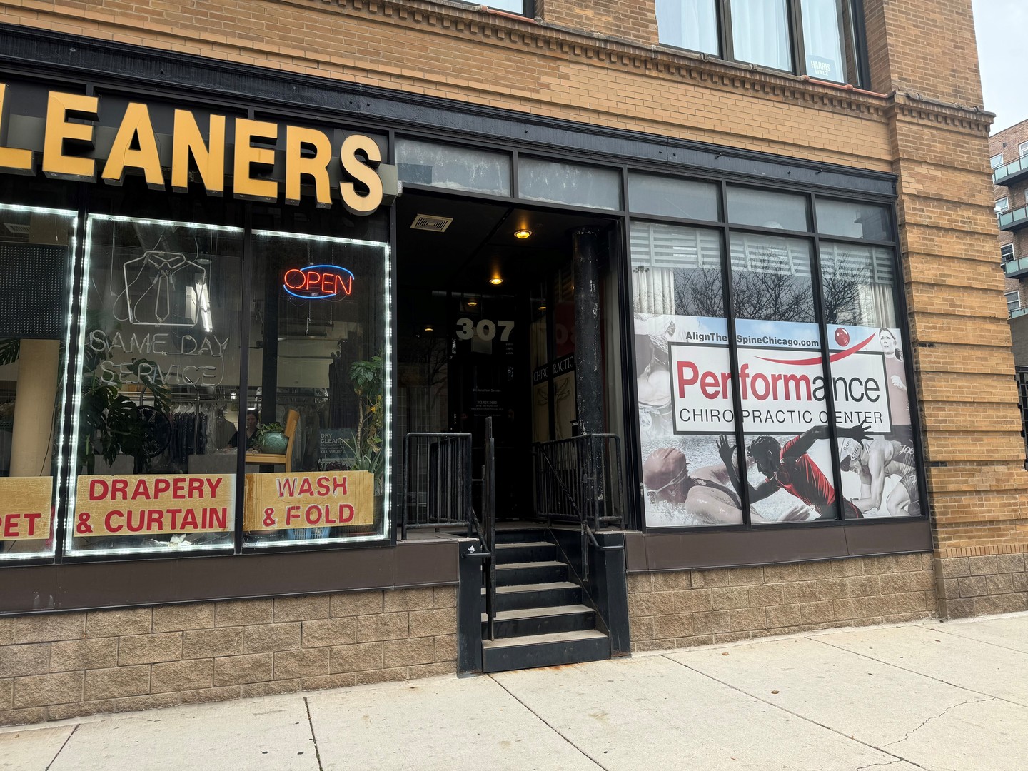 307 Des Plaines Street  Chicago IL 60661