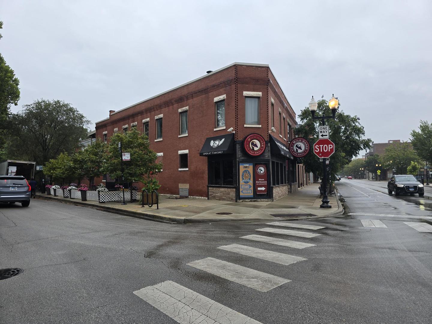 4263 Lincoln Avenue  Chicago IL 60618