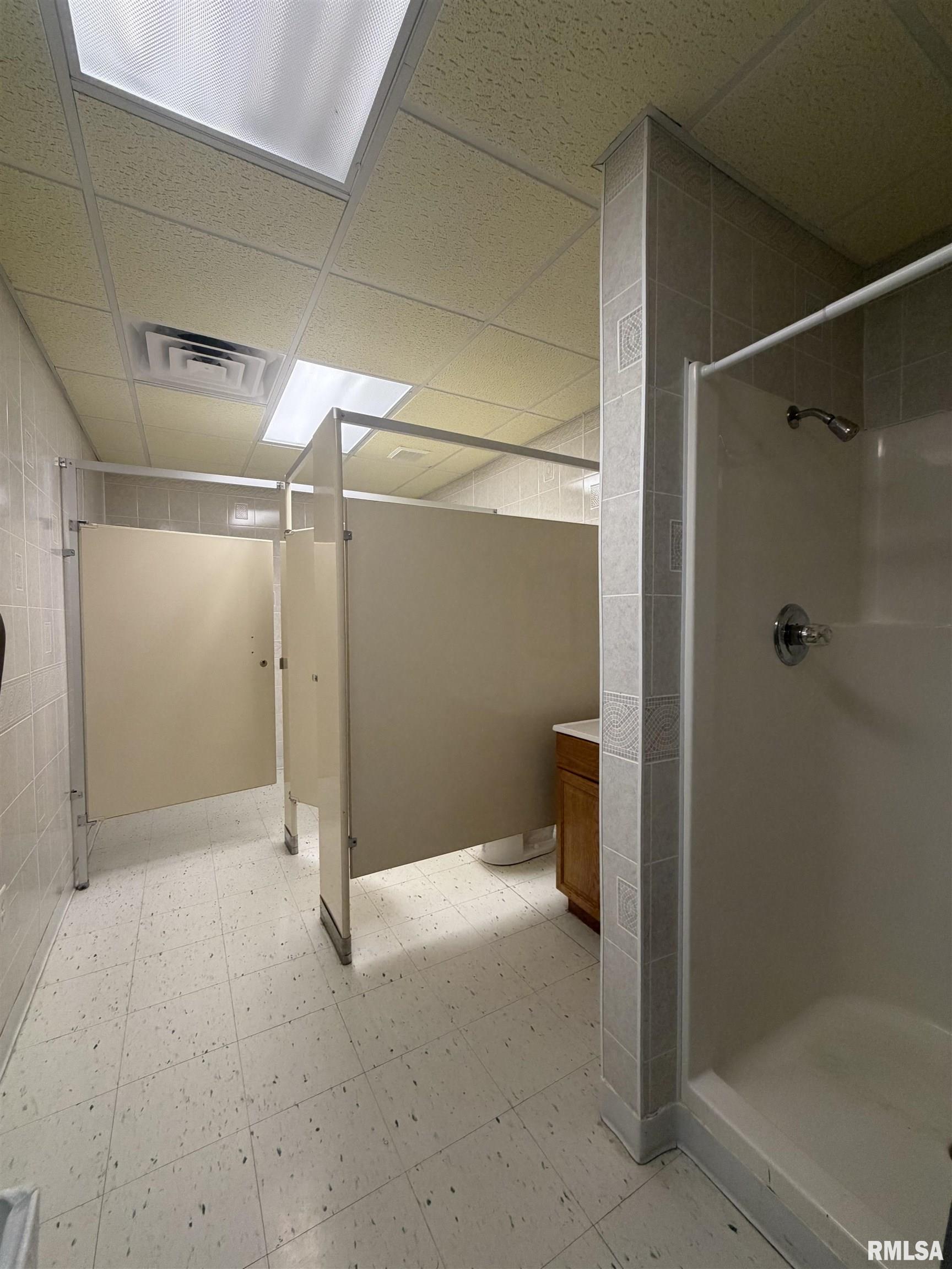 907 State Highway 14 Carmi IL 62821