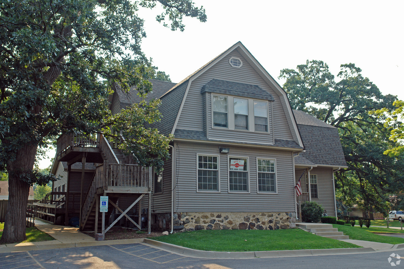 530 ROCKLAND Road 100-200 Crystal Lake IL 60014