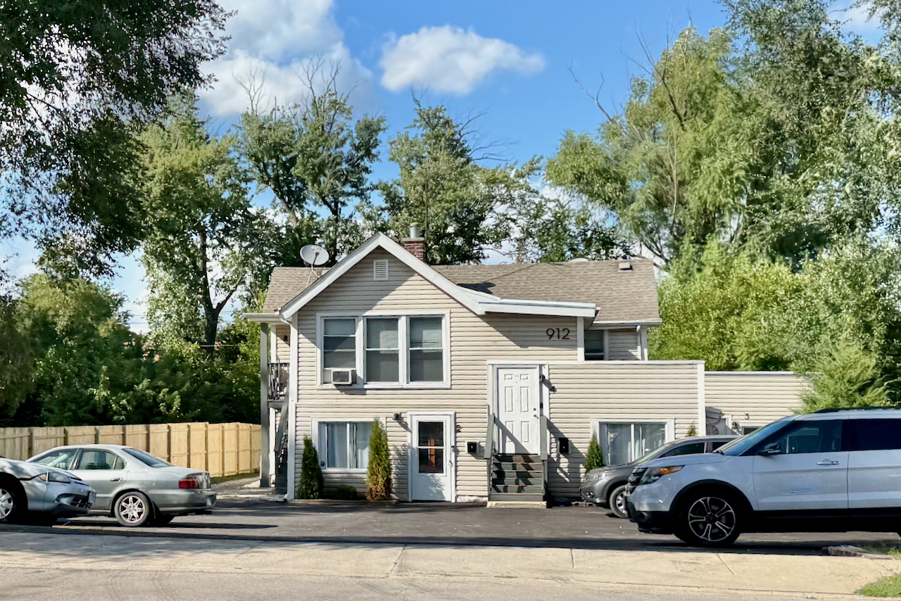 912 Saint Charles Road  Lombard IL 60148