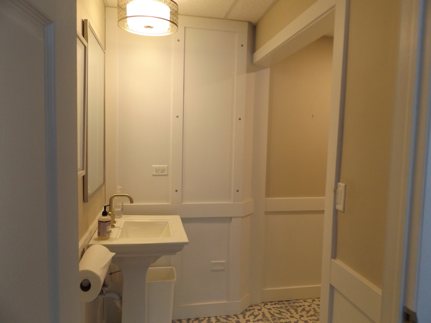 1013 ARLINGTON HEIGHTS Road  Arlington Heights IL 60005