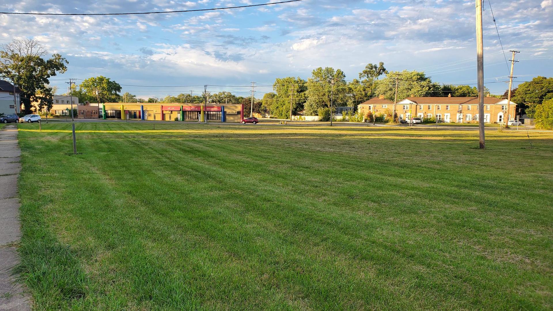 1213 Grand Avenue  Waukegan IL 60085