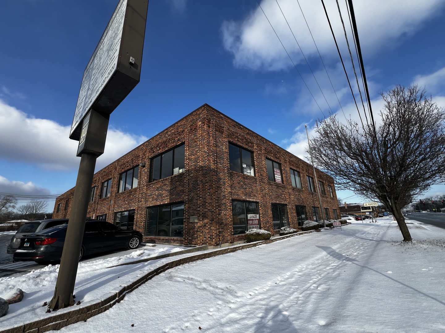 9944 ROBERTS Road 208 Palos Hills IL 60465