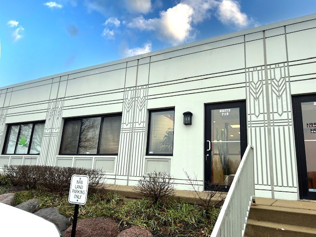 715 Ridgeview Drive  McHenry IL 60050