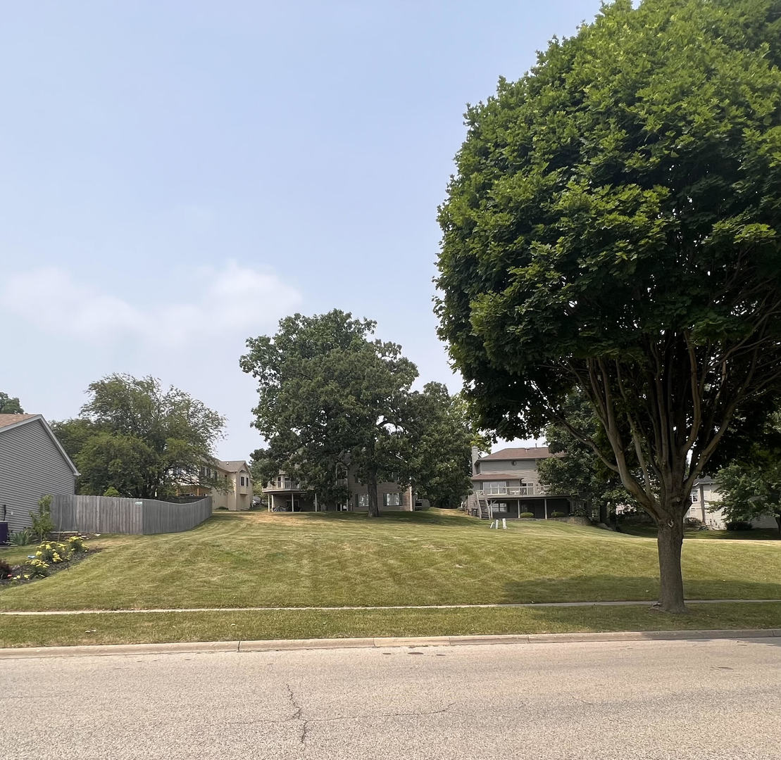 640 Highland Springs Drive  Elgin IL 60123