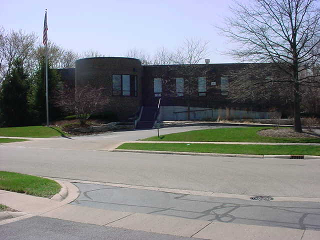 490 COVENTRY Lane 101 Crystal Lake IL 60014