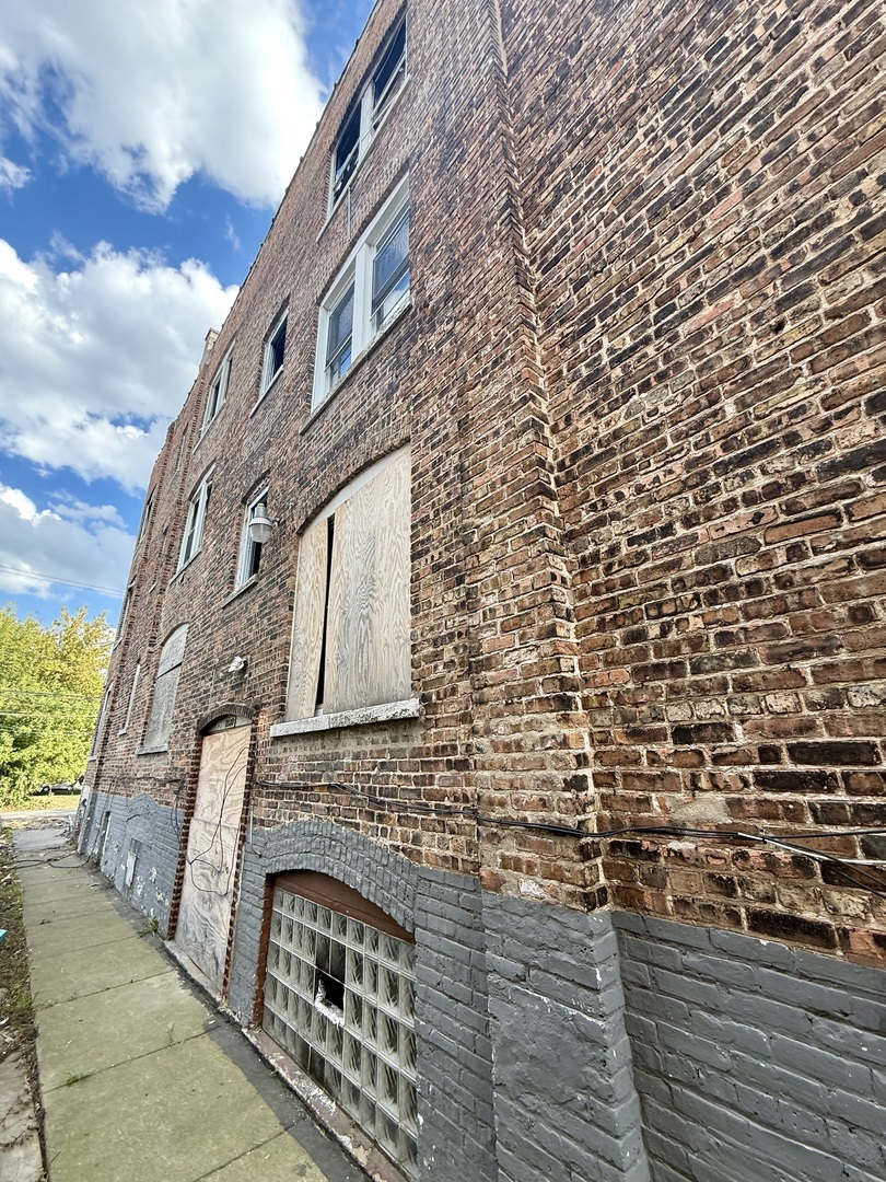 1839 Springfield Avenue  Chicago IL 60623