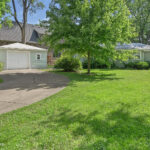 241 Coe Road  Clarendon Hills IL 60514