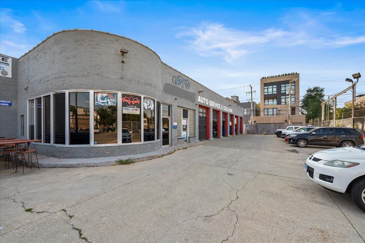 629 Ashland Avenue  Chicago IL 60622