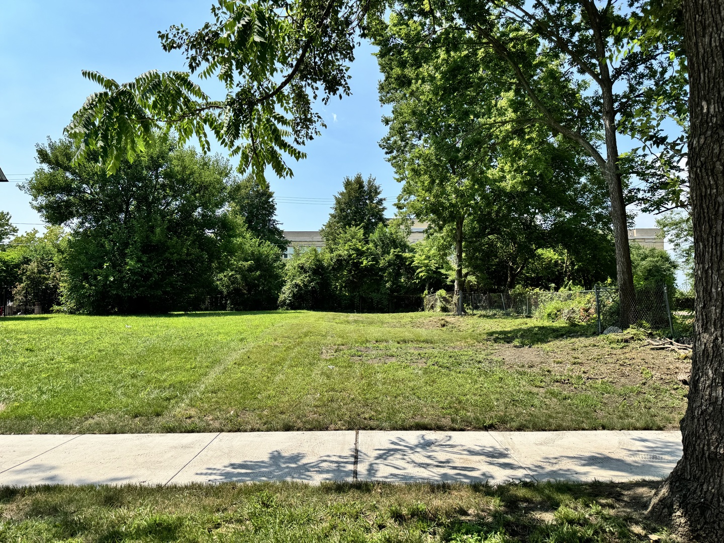 6422 Minerva Avenue  Chicago IL 60637