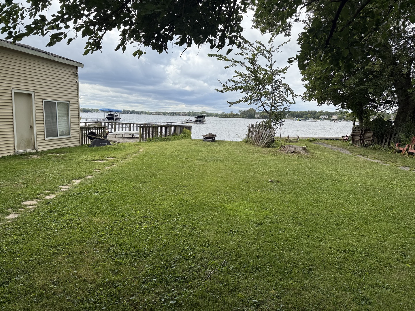 701 LAKE SHORE Drive  Wauconda IL 60084