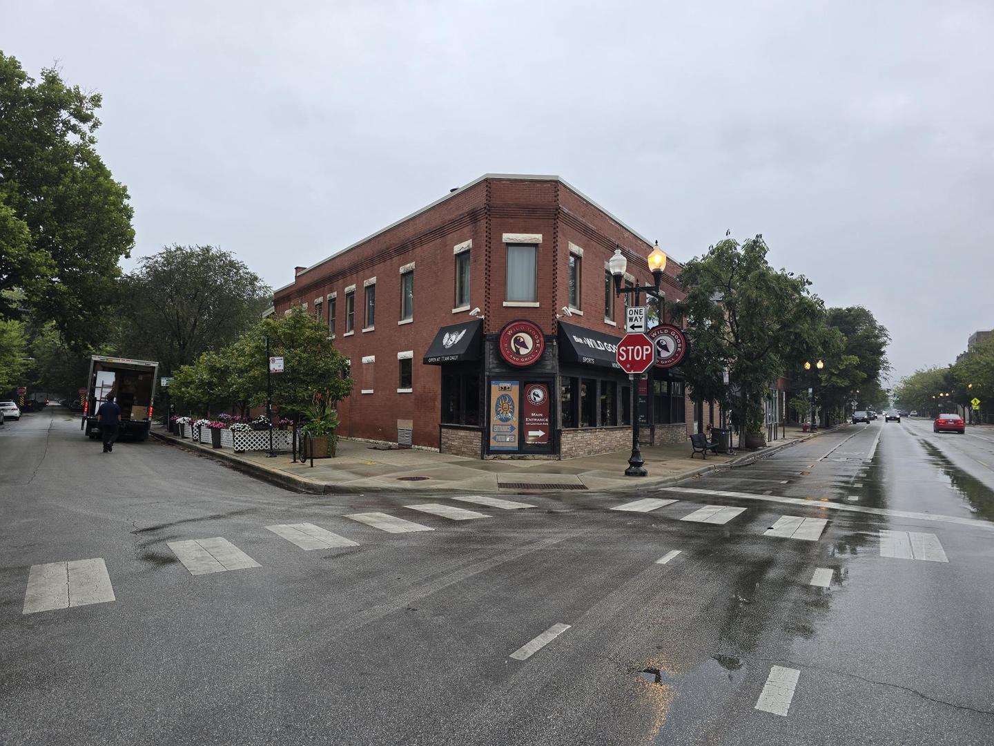 4263 Lincoln Avenue  Chicago IL 60618