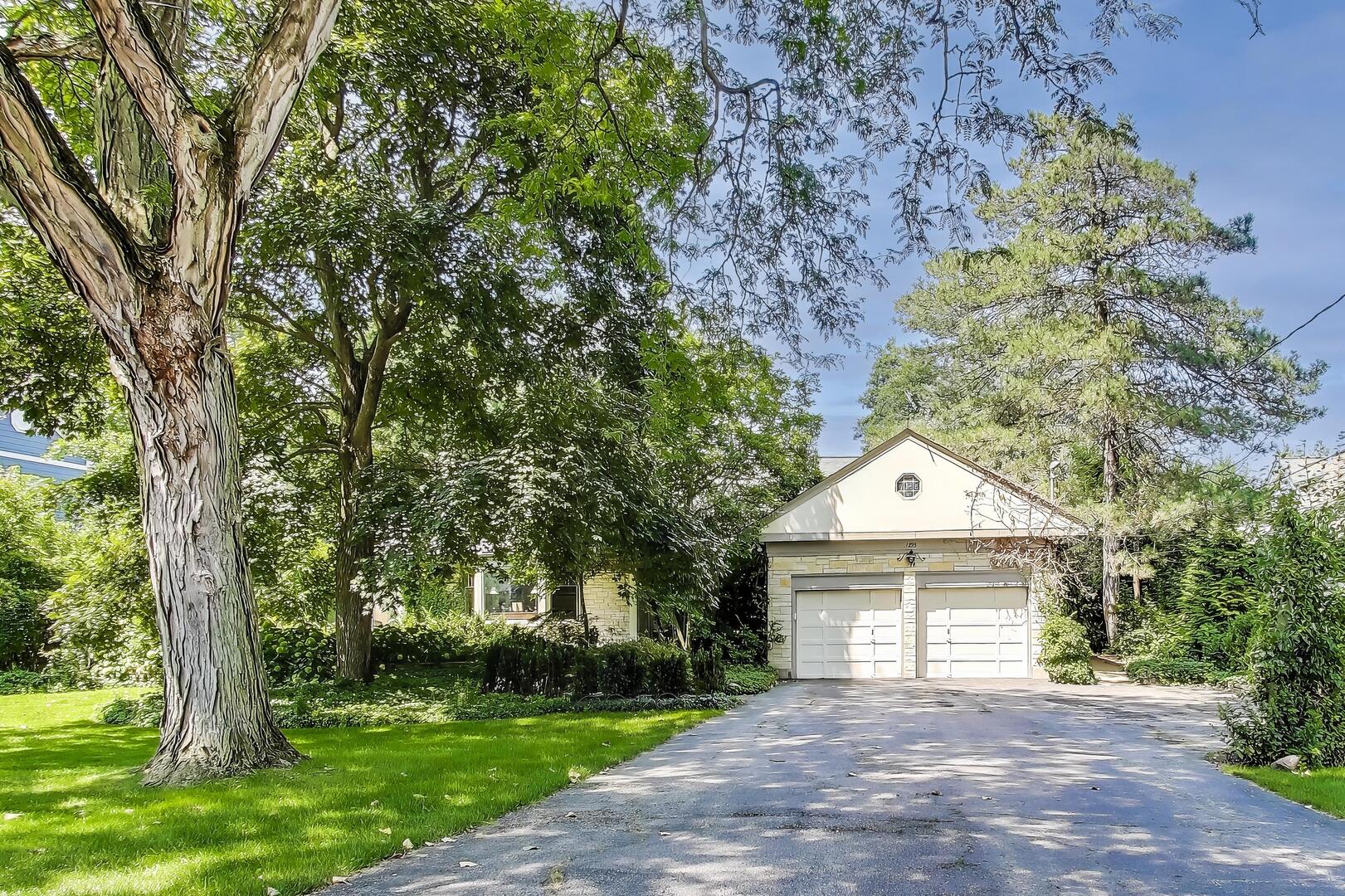 1295 Sunview Lane  Winnetka IL 60093